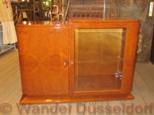 wandel-antik-02443-restaurierte-art-deco-sideboard-mit-vitrine