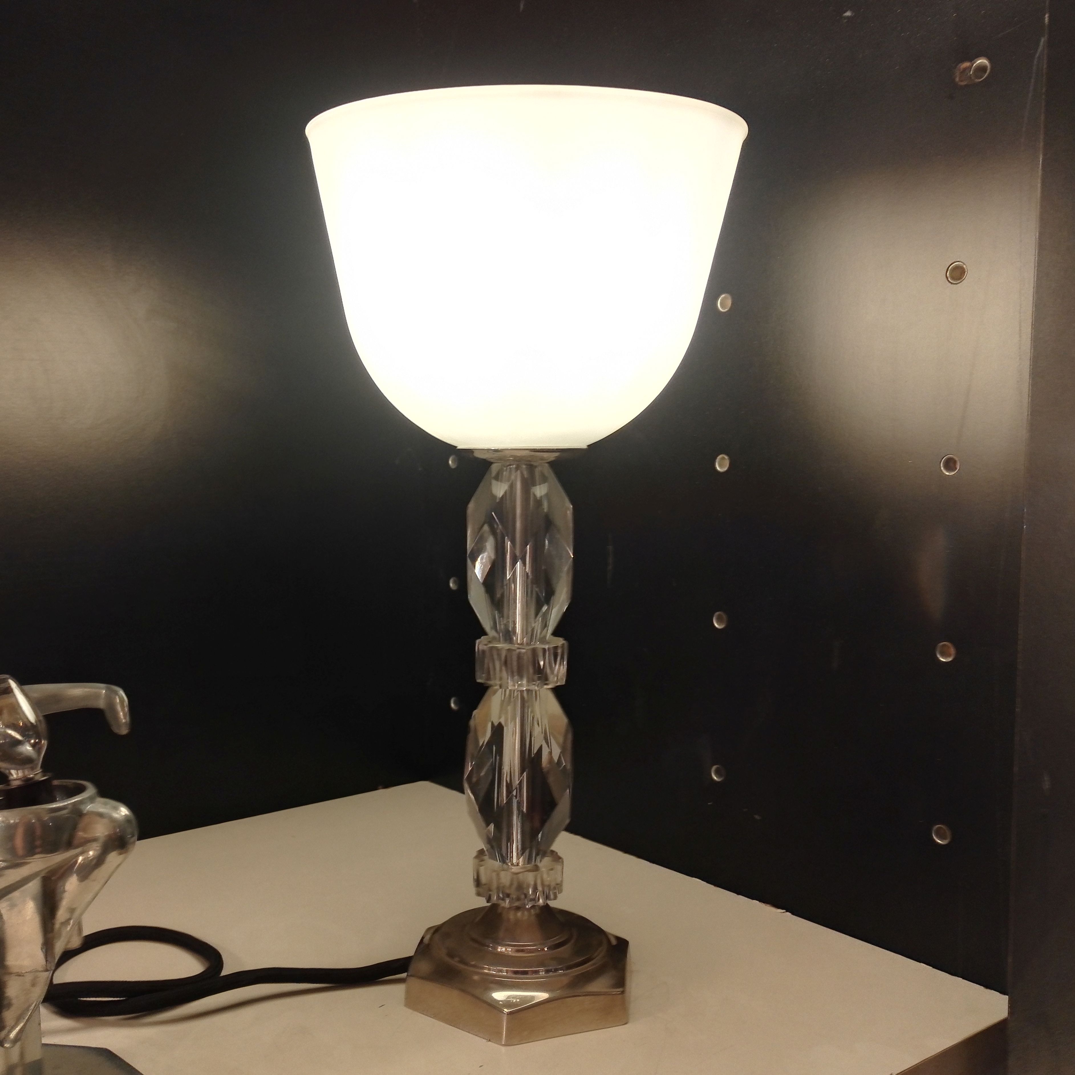 wandel-antik-03152-Tischlampe-mit-glasschaft